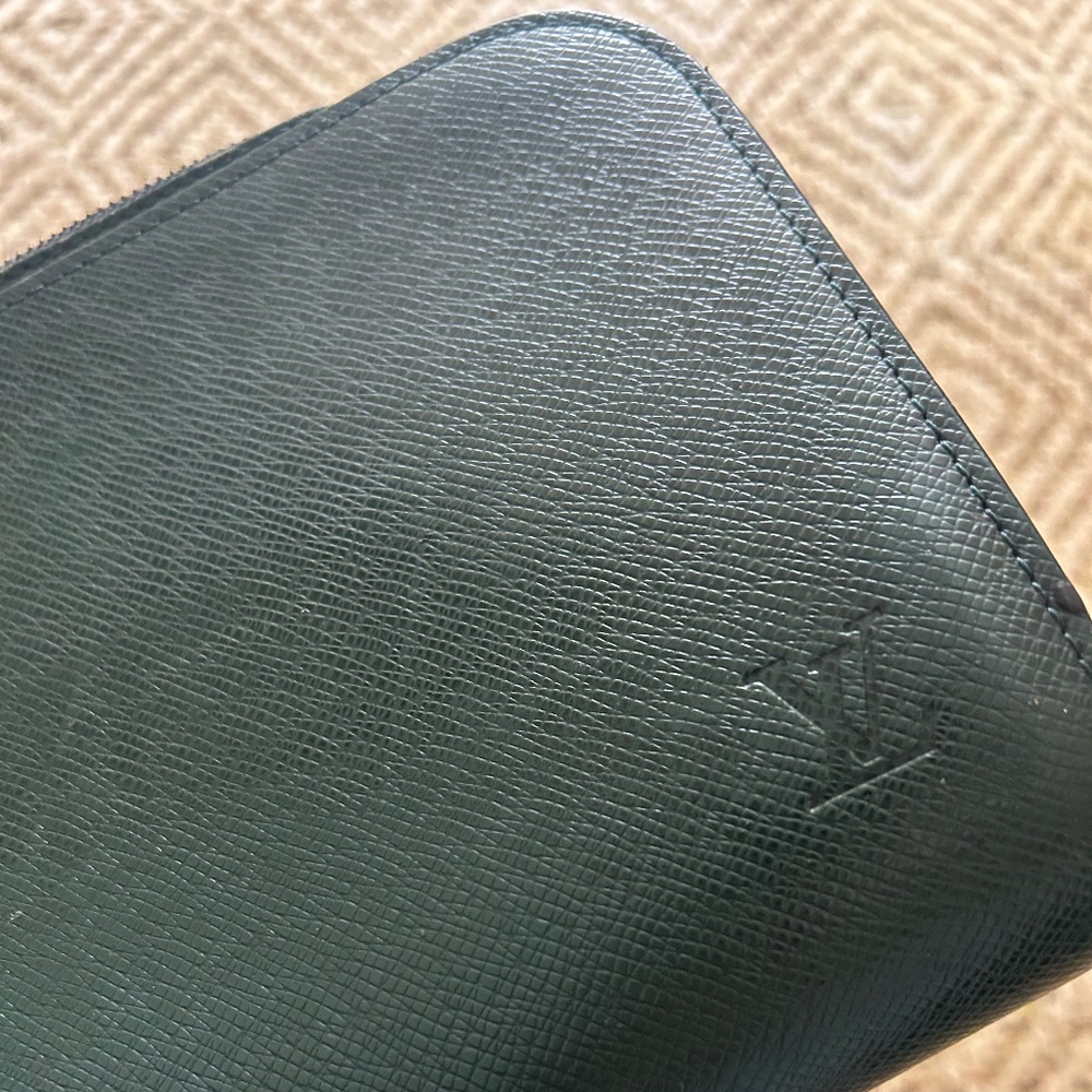 Louis Vuitton Taiga Green Clutch View 4